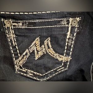 Women’s Miss Me Easy Boot Distressed Jean 30X31. Used. Good condition.